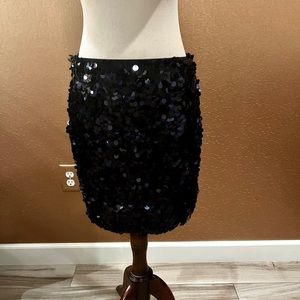 Mini skirt with dazzling oversized sequins